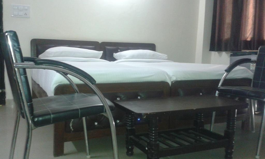ניו דלהי Charanpahari Hotel חדר תמונה