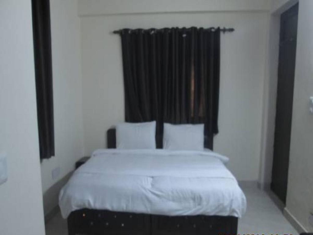 ניו דלהי Charanpahari Hotel חדר תמונה