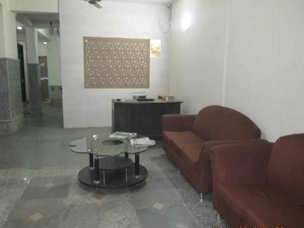 ניו דלהי Charanpahari Hotel מראה חיצוני תמונה