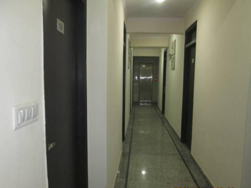 ניו דלהי Charanpahari Hotel מראה חיצוני תמונה