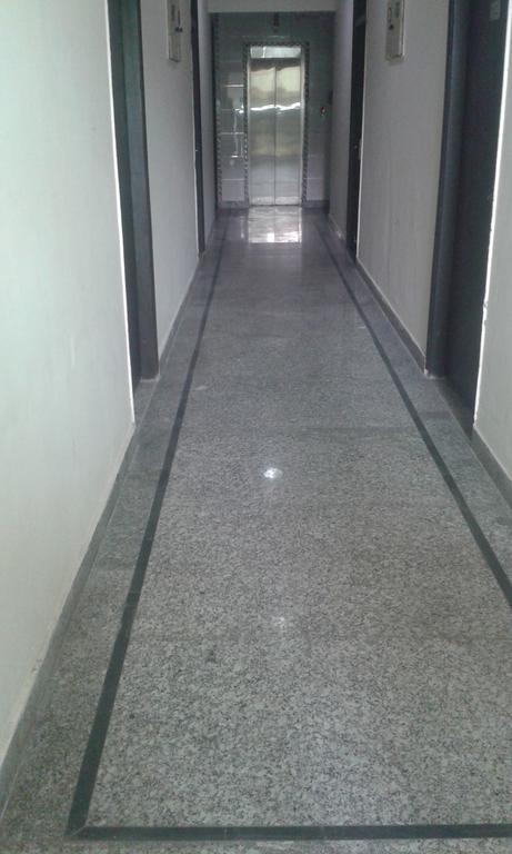 ניו דלהי Charanpahari Hotel מראה חיצוני תמונה