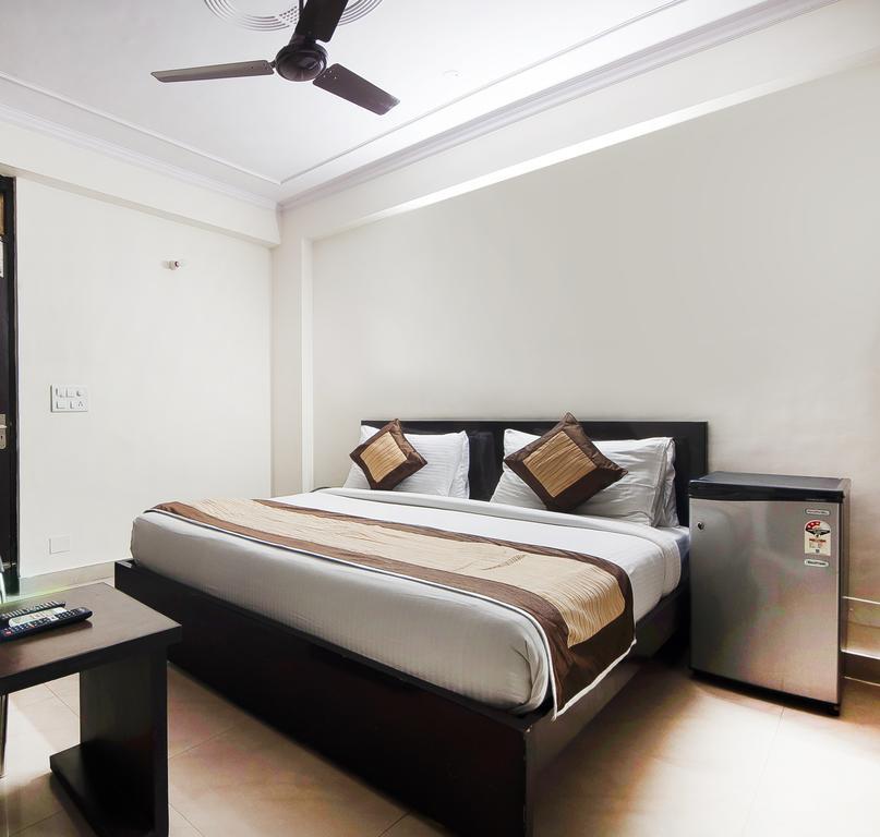 ניו דלהי Charanpahari Hotel מראה חיצוני תמונה